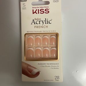 Kiss nails